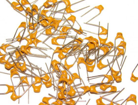 Конденсатори Конденсаторы ^/--/^ Конденсатор многослойный 3,9 pF 50 V ^_^^^ Конденсатор багатошаровий 3,9 pF 50 V - фото фото фото