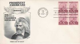 Америка Америка ^/--/^ США 1967 ВЫДАЮЩИЕСЯ АМЕРИКАНЦЫ ФРЕДЕРИК ДУГЛАС КЛАССИКА СТАНДАРТ ПОЧТА КПД Mi.916 /--/ x Квартблок ^_^^^ 1967 Американці ФРЕДЕРІК ДУГЛАС КЛАСИКА СТАНДАРТ ПОШТА ККД Mi.916 /--/ x Квартблок - фото фото фото