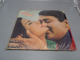 Платівки Пластинки ^/--/^ Пластинка Raj Kappor&amp;apos;s Biwi-O-Biwi music R. D. Burman Nida Fazli Индия диаметр 30 см №15382 /--/ МЯ ^_^^^ Платівка Raj Kappor&amp;apos;s Biwi-O-Biwi music R. D. Burman Nida Fazli Індія діаметр 30 см No /--/ 15382 /--/ МЯ - фото фото фото