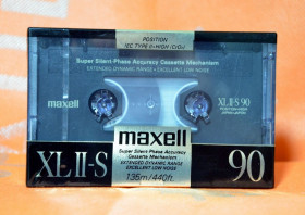 Касети Кассеты ^/--/^ Аудио кассета Maxell XLII S 90 Япония 1988  запечатана ^_^^^ Аудіо касета Maxell XLII S 90 Японія 1988 запечатана - фото фото фото