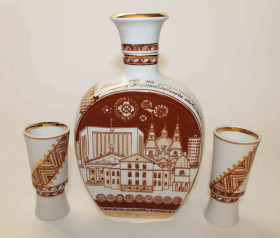 Статуетки, Скульптури, Фігурки, Фарфор Статуэтки, Скульптуры, Фигурки, Фарфор ^/--/^ Штоф сувенірний Тернопіль СССР з двома чарками ^_^^^ Штоф сувенирный Тернополь СССР с двумя чарками - фото фото фото