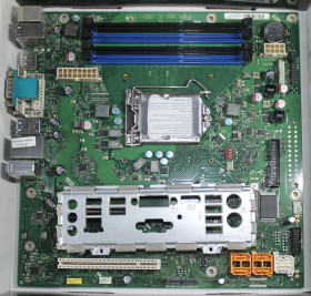 Материнські плати Материнские платы ^/--/^ Материнская плата mATX Intel Socket 1155 - Fujitsu D /--/ 3162-C /--/ 12 - DDR /--/ 3 - РАБОЧАЯ ^_^^^ Материнська плата mATX Intel Socket 1155 - Fujitsu D /--/ 3120-A /--/ 10 GS 1 - DDR /--/ 3 - РОБОЧА - фото фото фото