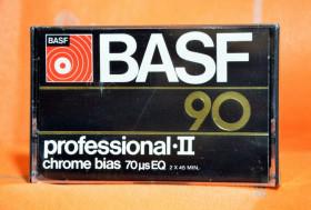 Касети Кассеты ^/--/^ Аудио кассета BASF Professional II 90 США 1976 TYPE II  запечатана ^_^^^ Аудіо касету BASF Professional II 90 США 1976 TYPE II запечатана - фото фото фото
