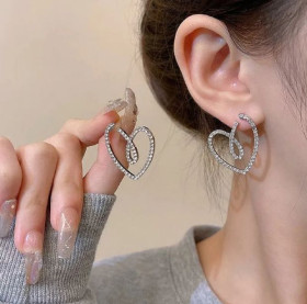 Сережки Серьги ^/--/^ серьги серебристые сердечки со стразами ^_^^^ сережки кільця потеки &amp;quot;рідкий метал &amp;quot; - фото фото фото