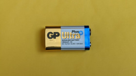 Батарейки, акумулятори Батарейки, аккумуляторы ^/--/^ GP 6 /--/ LF /--/ 22 Ultra Plus 9 /--/ V крона ^_^^^ GP 6 /--/ LF /--/ 22 Ultra Plus 9 /--/ V батарейка - фото фото фото