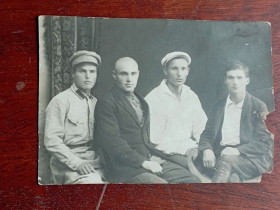 Листи, фото Письма, фото ^/--/^ СССР г. Кривой Рог, шахтеры, фото на память, 1926 г. ^_^^^ СРСР м. Кривий Ріг, шахтарі, фото на пам'ять, 1926 р. - фото фото фото
