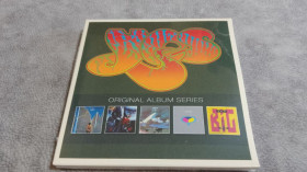 Музичні диски Музыкальные диски ^/--/^ Yes - Original Album Series. запечатанный 5 cd фирменный бокс-сет ^_^^^ Yes - Original Album Series. задрукований 5 cd фірмовий бокс-сет - фото фото фото