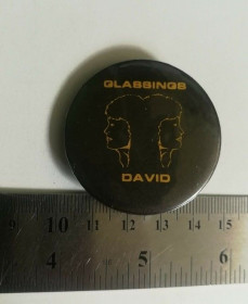 Знаки товариств і організацій Знаки обществ и организаций ^/--/^ David Glassings музичний виконавець. США ^_^^^ David Glassings музыкальный исполнитель. США - фото фото фото