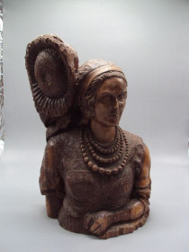 Статуетки, Скульптури, Фігурки, Фарфор Статуэтки, Скульптуры, Фигурки, Фарфор ^/--/^ Фигура дерево статуэтка бюст Леся Украинка с подсолнухом авторская резьба высота 33,3 см №13777 ^_^^^ Фігура дерево статуетка бюст Леся Українка з соняшником авторське різьблення висота 33,3 см No /--/ 13777 - фото фото фото