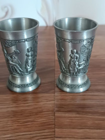 Кухонне начиння, посуд, столове срібло Кухонная утварь, посуда, столовое серебро ^/--/^ Стопка, оловянная рюмка. Германия. 2 шт. Винтаж. ^_^^^ Стопка, олов'яна чарка. Німеччина. 2 шт. Вінтаж. - фото фото фото