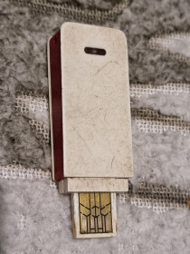 USB флешнакопичувачі USB флешнакопители ^/--/^ Нерабочая флешка белая с серийником ^_^^^ Неробоча флешка біла з серійником - фото фото фото