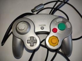 Диски з відеоіграми Диски с видеоиграми ^/--/^ Nintendo Gamecube оригінальний контролер срібний Японія б/в середній стан GC ^_^^^ Nintendo Gamecube оригинальный контроллер серебряный Япония б/у среднее состояние - фото фото фото