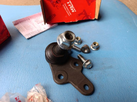 Кульові опори Шаровые опоры ^/--/^ Шаровая опора Ford C-Max Focus Volvo C /--/ 30 S /--/ 40 V /--/ 50 ^_^^^ Ford C-Max Focus Volvo C /--/ 30 S /--/ 40 V /--/ 50 - фото фото фото