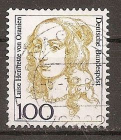НДР, ФРН ГДР, ФРГ ^/--/^ ФРГ 1994 Sc.1725 Mi.1756 used Луиза Генр. Оранская - мать короля Пруссии Фредерика ^_^^^ ФРН 1994 Sc.1725 Mi.1756 used Луїза Генр. Оранська — мати короля Пруссії Фредеріка - фото фото фото