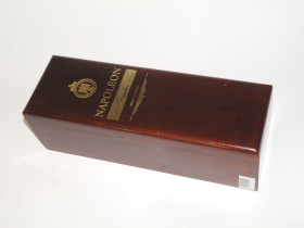 Шкатулки, скарбнички Шкатулки, копилки ^/--/^ Коробка колекційна від коньяка Наполеон ^_^^^ Коробка коллекционная от коньяка Наполеон - фото фото фото