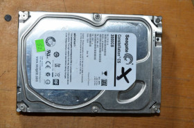 Жорсткі диски Жесткие диски ^/--/^ Жорсткий диск 3.5&amp;quot; SeaGate 3 /--/ TB SATA!! МегаSALE! ^_^^^ Жесткий диск 3.5&amp;quot; SeaGate 3 /--/ TB SATA!! МегаSALE! - фото фото фото