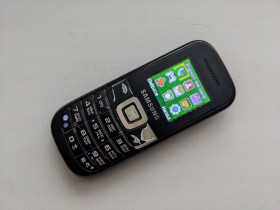 Samsung Samsung ^/--/^ Мобільний телефон Samsung E /--/ 1200 бу-не заряджается ^_^^^ Мобильный телефон Samsung E /--/ 1200 бу-не заряжается - фото фото фото