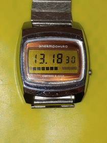 Годинники Часы ^/--/^ Электроника 5 часы времён 1983 /--/ г. ^_^^^ Електроніка 5 годин часів 1979 /--/ р. - фото фото фото