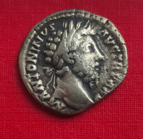 Рим і колонії Рим и колонии ^/--/^ Монета денарий божество Roma, 170 /--/ год н.э. ,Рим ,Марк Аврелий tva /--/ 21 ^_^^^ Монета денарій божество Roma, 170 рік н.е., Рим, Марк Аврелій tva /--/ 21 - фото фото фото