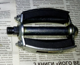 Педалі, шатуни, каретки Педали, шатуны, каретки ^/--/^ Правая педаль на велосипед ^_^^^ Права педаль на велосипед - фото фото фото