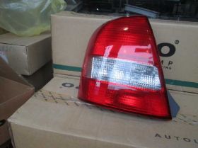 Задня оптика Задняя оптика ^/--/^ Фонарь задний левый Mazda 323 S BJ 01-03 седан ^_^^^ Фонар задній лівий Mazda 323 S BJ 01-03 седан - фото фото фото