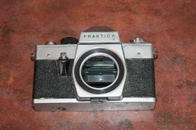 Вінтажні фотоапарати Винтажные фотоаппараты ^/--/^ Фотоаппарат PRAKTICA L.№19.96 ^_^^^ Фотоапарат PRAKTICA L.No /--/ 19.96 - фото фото фото