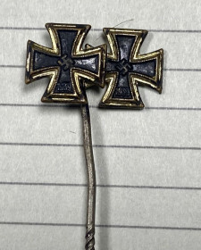 Європа Европа ^/--/^ Німеччина. Мініатюрний знак Залізного хреста  (подвійний). Друга світова війна. ^_^^^ Германия. Миниатюрный знак Железного креста (двойной). Вторая мировая война. - фото фото фото