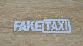 Наліпки, емблеми Наклейки, эмблемы ^/--/^ Наклейка на авто FakeTaxi Белая ^_^^^ Наклейка на авто FakeTaxi Біла - фото фото фото