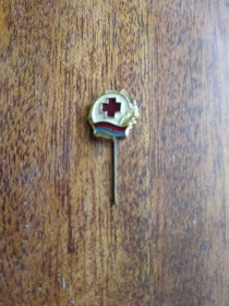 Знаки товариств і організацій Знаки обществ и организаций ^/--/^ МЕДИЦИНА КРАСНЫЙ КРЕСТ ДОНОР УССР Украина ^_^^^ Медицина Червоний Крест Донор УРСР Україна - фото фото фото