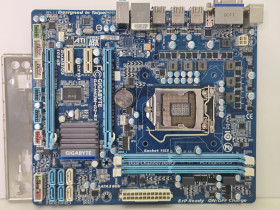 Материнські плати Материнские платы ^/--/^ Материнська плата s /--/ 1155 GIGABYTE GA-H /--/ 67 /--/ M-D /--/ 2-B /--/ 3  (Socket 1155, DDR /--/ 3, б/у) ^_^^^ Материнская плата s /--/ 1155 GIGABYTE GA-H /--/ 67 /--/ M-D /--/ 2-B /--/ 3 (Socket 1155, DDR /--/ 3, б/у) - фото фото фото