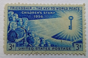 Північна Америка Северная Америка ^/--/^ США 1956 Детская марка, дружба, гашеная ^_^^^ 1956 — Дитяча марка, дружба, гашена - фото фото фото