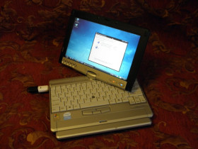 Fujitsu Fujitsu ^/--/^ Редкий трансформер Fujitsu P /--/ 1510    (made in Japan) хорошая батарея некомплект ^_^^^ Рідкісний трансформер Fujitsu P /--/ 1510 (made in Japan) хороша батарея некомплект - фото фото фото