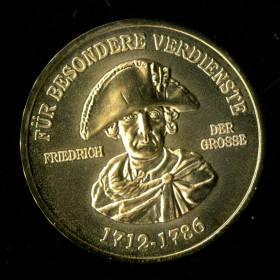 Європа Европа ^/--/^ ПАМЯТНАЯ МЕДАЛЬ. 330 ЛЕТ СО ДНЯ СМЕРТИ фРИДРИХА ВЕЛИКОГО. ТЕВТОНСКИЙ ОРДЕН. 2016 г. ^_^^^ Пам'ятна медаль. 330 років з дня смерті Фрідріха Великого. Теленський орден. 2016 р. - фото фото фото