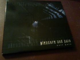 Музичні диски Музыкальные диски ^/--/^ Pleasure And Pain Exit Gate CD фирменный б/у ^_^^^ Pleasure And Pain Exit Gate CD фірмовий б/у - фото фото фото