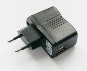 Зарядні пристрої Зарядные устройства ^/--/^ Б/В Зарядний пристрій USB блок живлення HomTom, 5 /--/ V, 1 /--/ A, iPhone Samsung Xiaomi ^_^^^ Зарядное устройство USB блок питания HomTom, 5 /--/ V, 1 /--/ A, iPhone Samsung Xiaomi - фото фото фото