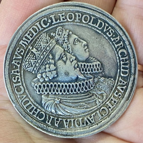 Середньовічна Європа Средневековая Европа ^/--/^ 2 талери 1626 р.  Holl .  Леопольд і Клавдія Медіічі ^_^^^ 2 талера 1626 г. Holl. Леопольд и Клавдия Медиичи - фото фото фото
