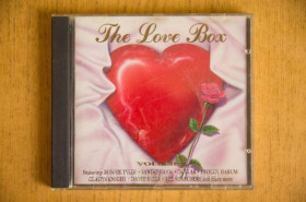Музичні диски Музыкальные диски ^/--/^ Музичний диск CD. THE LOVE BOX (vol /--/ 2) ^_^^^ Музыкальный диск CD. THE LOVE BOX (vol /--/ 2) - фото фото фото