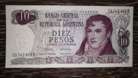 Аргентина Аргентина ^/--/^ ARGENTINA Аргентина 10 песо 1973 - 1976 Ley 18.188/69. Підписи тип 3: Mondelli, Cairoli ^_^^^ ARGENTINA Аргентина 10 песо 1973 - 1976 Ley 18.188/69. Тип 3: Mondelli, Cairoli - фото фото фото