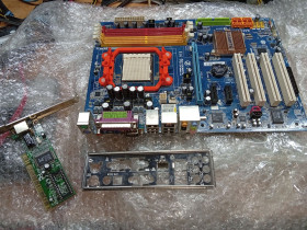Материнські плати Материнские платы ^/--/^ Материнская плата Gigabyte ga-m /--/ 56 /--/ s-s /--/ 3   (АМ /--/ 2+,АМ /--/ 3) ^_^^^ Материнська плата Gigabyte ga-m /--/ 56 /--/ s-s /--/ 3 (АМ /--/ 2+,АМ /--/ 3) - фото фото фото