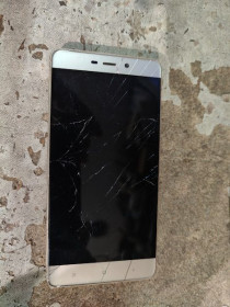 Xiaomi Xiaomi ^/--/^ Мобильный телефон Xiaomi Redmi 4 № 25160102 ^_^^^ Мобільний телефон Xiaomi Redmi 4 No 25160102 - фото фото фото