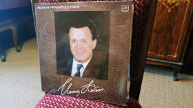 Платівки Пластинки ^/--/^ Иосиф Кобзон - Песня не прощается с тобой 2 lp ^_^^^ Йосип Кобзон - Пісня не прощається з тобою 2 lp - фото фото фото