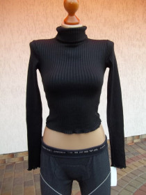 Кофти Кофты ^/--/^ Prom              (  42 / 44 р ) Bershka Короткий черный свитер гольф кофта лонгслив рубчик трикотаж Новый ^_^^^ Prom ( 42 / 44 р ) Bershka Короткий чорний светр гольф кофта лонгслив рубчик трикотаж Новий - фото фото фото