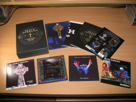 Музичні диски Музыкальные диски ^/--/^ BLACK SABBATH - ANNO DOMINI 1989-1995     (2024 RHINO 4 /--/ CD BOX SET) ^_^^^ BLACK SABBATH - ANNO DOMINI 1989-1995 (2024 RHINO 4 /--/ CD BOX SET) - фото фото фото