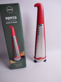 Інший кухоний інвентар Другой кухонный инвентарь ^/--/^ Стильна тертка Pepito Gnome у вигляді гнома з шапкою-чохлом ^_^^^ Стильная тертка Pepito Gnome в виде гнома с шапкой-чехлом - фото фото фото