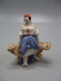 Статуетки, Скульптури, Фігурки, Фарфор Статуэтки, Скульптуры, Фигурки, Фарфор ^/--/^ Фигура фарфор статуэтка Коростень женщина колхозница со снопами девушка миниатюра 7,5 см №14036 ^_^^^ Фігура фарфор статуетка Коростень жінка колгоспниця зі снопами дівчина мініатюра 7,5 см No /--/ 14036 - фото фото фото