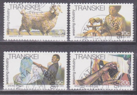 Інші країни Другие страны ^/--/^ Транскей 1978 АНГОРСКИЕ КОЗЫ АНГОРСКАЯ ПОРОДА ЖИВОТНЫЕ ЗВЕРИ ФАУНА ШЕРСТЬ МОХЕР ВЕРЕТЕНО Mi.37-40 ^_^^^ Транскей 1978 АНГОРСЬКІ КОЗИ АНГОРСЬКА ПОРОДА ТВОТНІ ЗВІРІ ФАУНА ШЕРСТЬ МОХЕР ВЕРЕТЕНО Mi.37-40 - фото фото фото