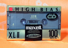 Касети Кассеты ^/--/^ Аудио кассета Maxell XLII 100 Япония 1992   запечатана ^_^^^ Аудіо касета Maxell XLII 100 Японія 1992 запечатана - фото фото фото