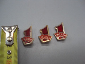 Інше Другое ^/--/^ Знак праздник 1 мая флаг контурный лот 3 шт №17132 ^_^^^ Знак свято 1 травня прапор контурний лот 3 шт No /--/ 17132 - фото фото фото