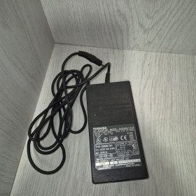 Адаптери живлення Адаптеры питания ^/--/^ Продам блок живлення TOSHIBA 15 /--/ V 3 A ^_^^^ Продам блок питания TOSHIBA 15 /--/ V 3 A - фото фото фото