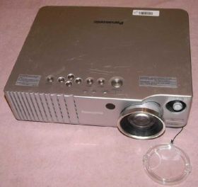 Проектори Проекторы ^/--/^ Театральный проектор Panasonic PT-AE /--/ 700 ^_^^^ Театральний проектор Panasonic PT-AE /--/ 700 - фото фото фото